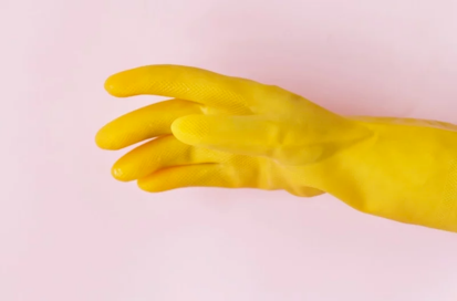 http://au.protectmeproducts.co/cdn/shop/articles/Yellow_glove.png?v=1681800520
